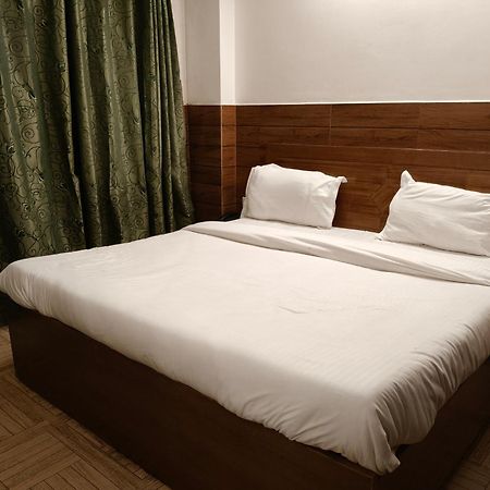Hotel Kailash Residency Деградун Екстер'єр фото