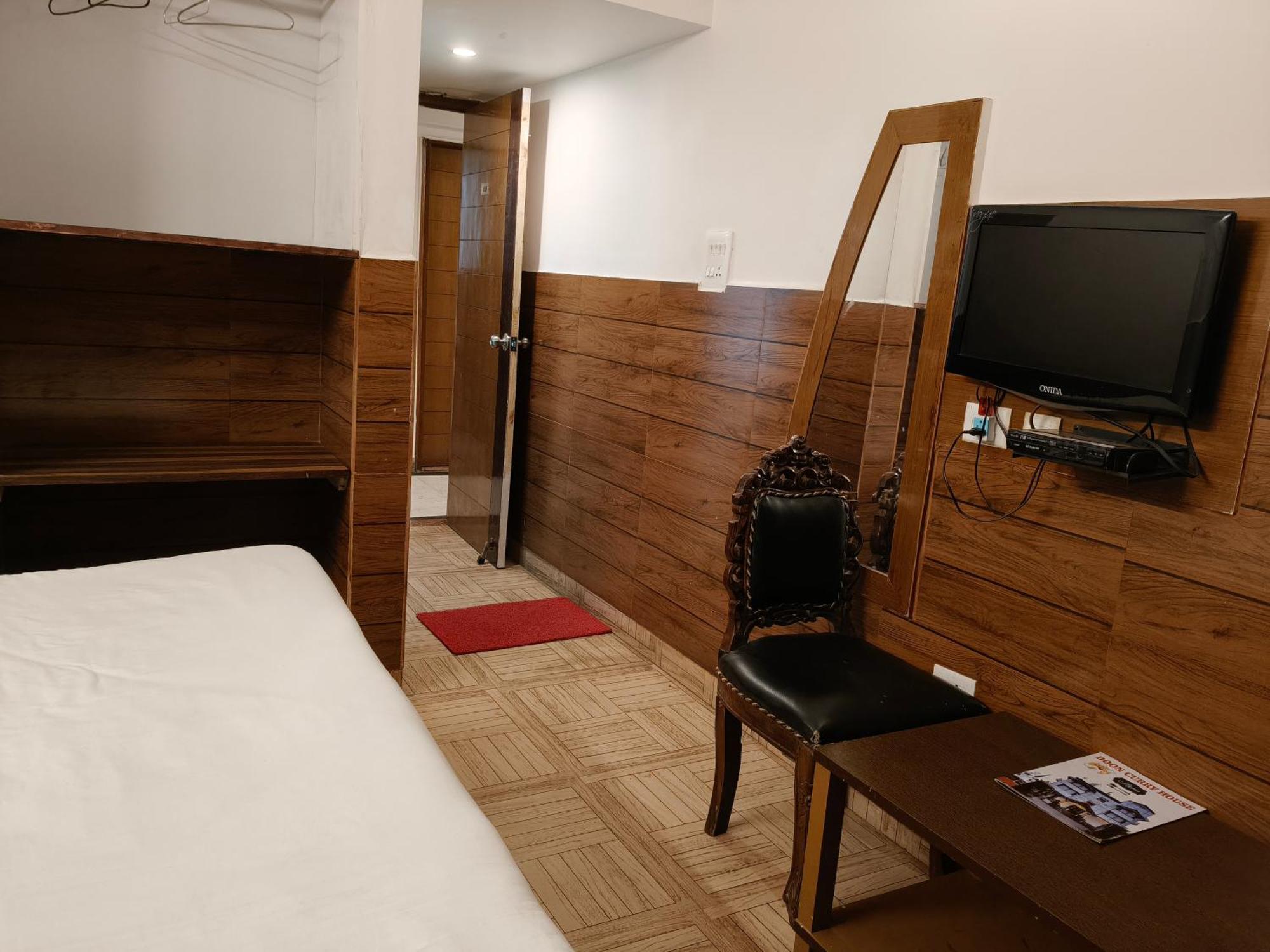 Hotel Kailash Residency Деградун Екстер'єр фото