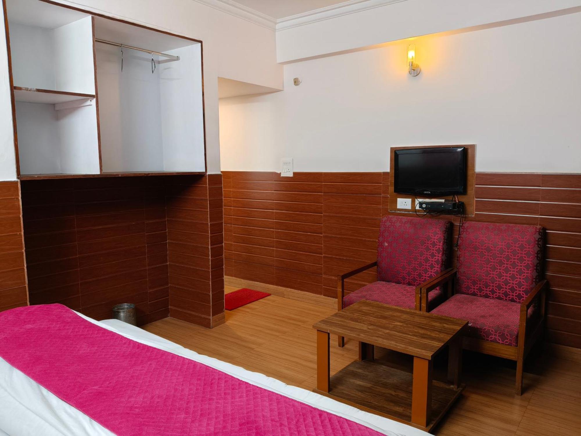Hotel Kailash Residency Деградун Екстер'єр фото